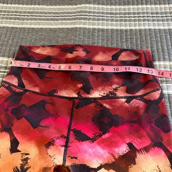Fabletics colorful women’s Leggings small - Picture 7 of 7